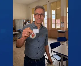 Imagem ilustrativa da imagem TRE/MG vai apurar uso de celular no voto por Romeu Zema (Novo)