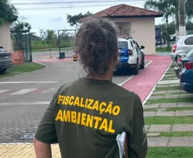 Imagem ilustrativa da imagem Tutor é preso após cadela ser resgatada em estado grave em apartamento na Serra