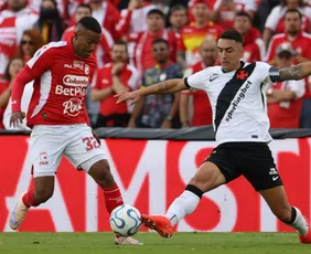 Imagem ilustrativa da imagem Vasco segura empate com Santa Fe e decide vaga em São Januário