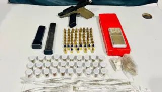Imagem ilustrativa da imagem Polícia apreende 30 frascos de skank em prédio de Itapoã, Vila Velha