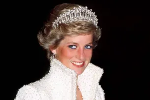 Imagem ilustrativa da imagem Rainha Elizabeth 2ª morre 25 anos após princesa Diana