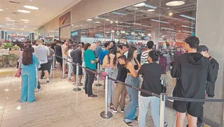 Imagem ilustrativa da imagem Chuvas frustram vendas e lojas esticam descontos até domingo