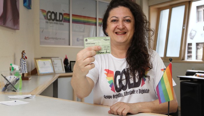 Comunidade LGBTQIA+ imigra na tentativa de escapar do preconceito - Tribuna Online