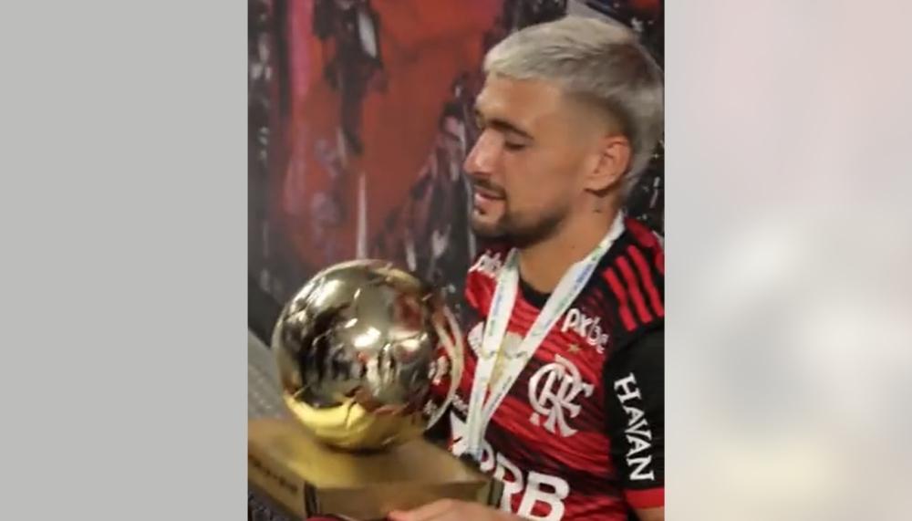 Cássio leva a Luva de Ouro em eleição de melhores da Copa do Brasil