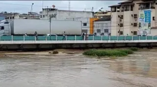 Imagem ilustrativa da imagem Nível de rio sobe e ponte é fechada no ES