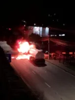 Imagem ilustrativa da imagem Caminhão-tanque pega fogo próximo a viaduto em Viana