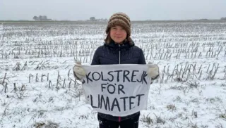 Imagem ilustrativa da imagem Greta Thunberg é presa após protestar em mina de carvão na Alemanha
