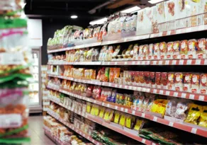 Imagem ilustrativa da imagem Embalagens ocultam parte dos aditivos em alimentos vendidos no Brasil