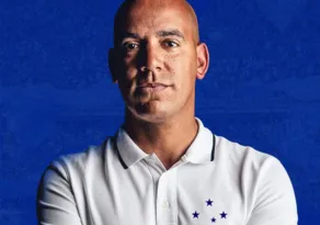 Imagem ilustrativa da imagem Cruzeiro aposta em técnico português iniciante para substituir Pezzolano