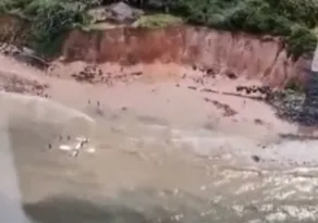 Imagem ilustrativa da imagem Quatro pessoas ficam feridas após avião fazer pouso forçado em praia do Maranhão