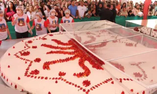 Imagem ilustrativa da imagem Após três anos, Festa do Morango retorna com torta de 300 quilos no ES