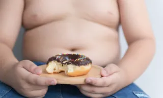 Imagem ilustrativa da imagem Crianças têm excesso de peso e pressão alterada, diz estudo
