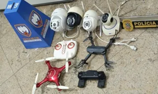 Imagem ilustrativa da imagem Drones e câmeras usadas para vigiar polícia são apreendidas em cidade do ES