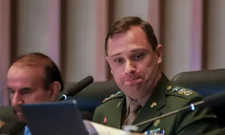 Imagem ilustrativa da imagem Fala que eu te escuto