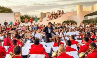 Imagem ilustrativa da imagem Pedra da Cebola recebe concerto com bandas Sinfônica e Marcial da Marinha