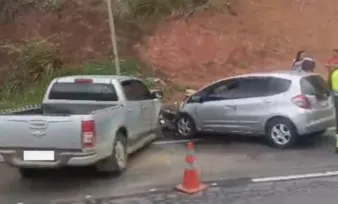 Imagem ilustrativa da imagem Acidente envolvendo dois carros deixa uma pessoa ferida na BR-101 na Serra
