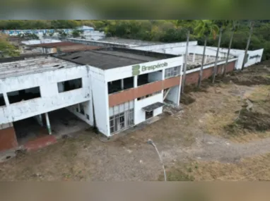 A Antiga Fábrica da falida Braspérola está abandonada há mais de 20 anos. O terreno tem 435 mil m²