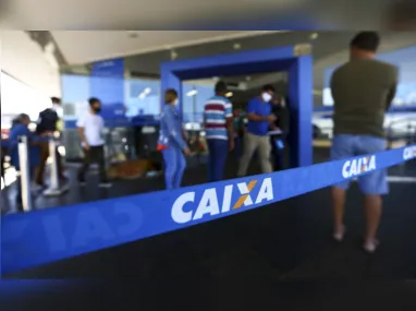 Presidente da Petrobras cobrou fiscalização a postos com gasolina a R$ 6