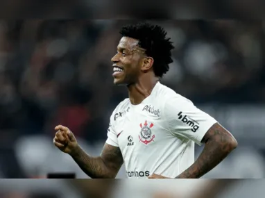 Imagem ilustrativa da imagem Corinthians vence Estudiantes em jogo com homenagens