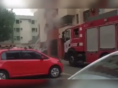 Imagem ilustrativa da imagem Incêndio em apartamento assusta moradores de condomínio em Jardim Camburi