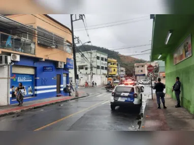 O carro foi encontrado na Rodovia do Sol, em Guarapari