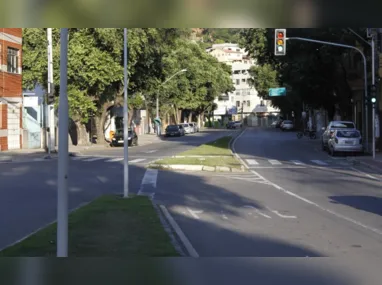 Imagem ilustrativa da imagem Mulher morre após cair de garupa de moto durante acidente em Vitória