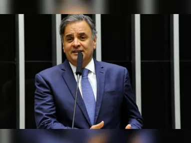 Aécio Neves, enquanto exerceu o mandato de senador por Minas Gerais