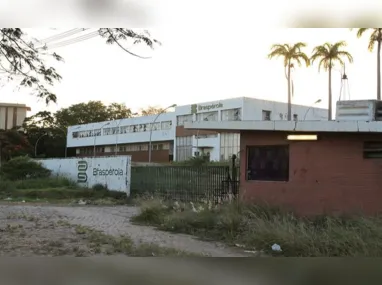 A Antiga Fábrica da falida Braspérola está abandonada há mais de 20 anos. O terreno tem 435 mil m²