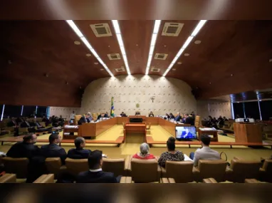 Palácio do Supremo Tribunal Federal destruído, após atos de vandalismo