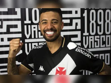 Imagem ilustrativa da imagem Vasco anuncia a contratação do meia Paulinho Paula