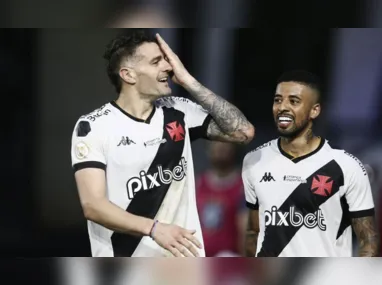 Imagem ilustrativa da imagem Vasco bate Grêmio com gol de estreante e volta a vencer após quatro jogos