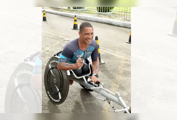 Marquinhos na corrida, na cadeira de rodas