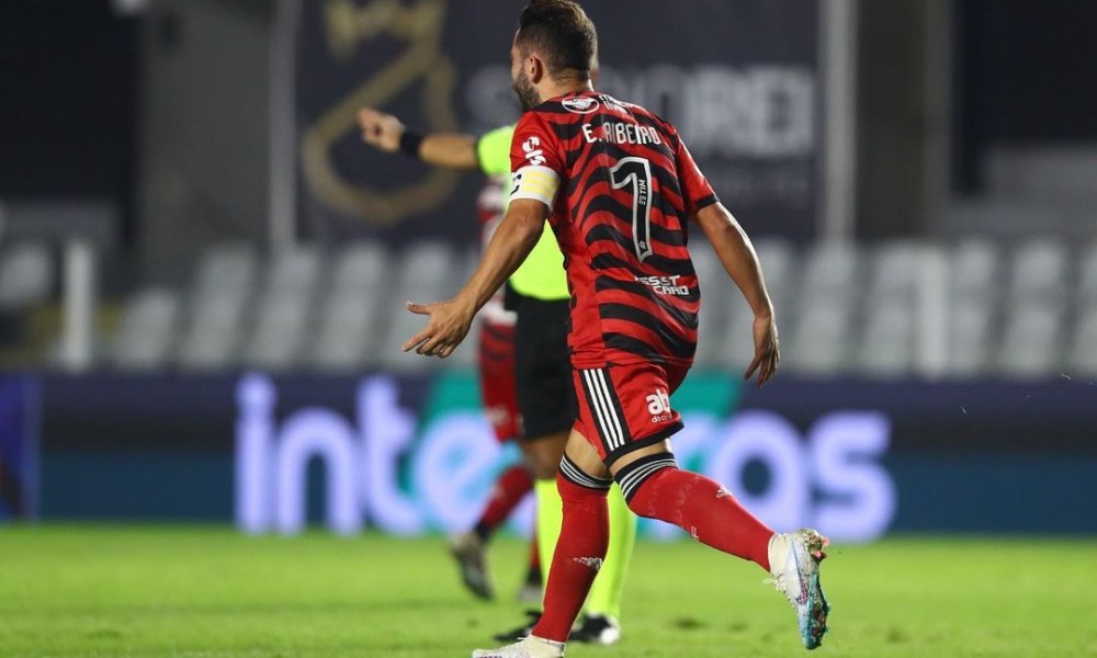 Flamengo bate o Santos em jogo com três gols em 12 minutos