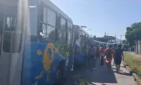 Imagem ilustrativa da imagem Protesto contra fechamento de escola complica trânsito em bairro de Cariacica