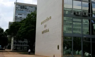 Imagem ilustrativa da imagem Dois é demais