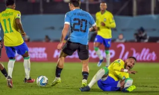 Imagem ilustrativa da imagem Neymar sofre ruptura do ligamento do joelho e passará por cirurgia