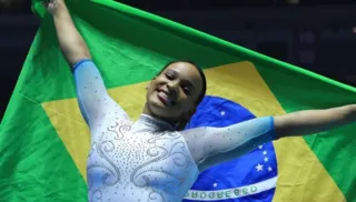 Imagem ilustrativa da imagem Rebeca Andrade leva prata nas barras assimétricas na Copa do Mundo