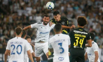 Imagem ilustrativa da imagem Botafogo só empata com o Cruzeiro e dá adeus à disputa de título brasileiro