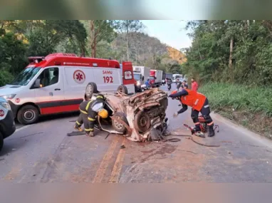 Menino ficou com perna presa em bueiro