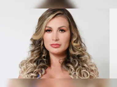 Andressa Urach, 36, assumiu que está apaixonada e namorando o mecânico Sergio Carvalho