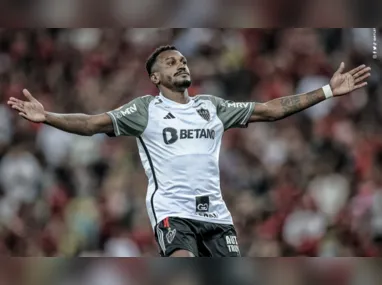 Cano e Martinelli comemoram gol do Fluminense