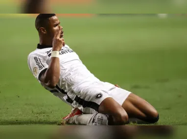 Jogadores do Goiás comemoram após gol