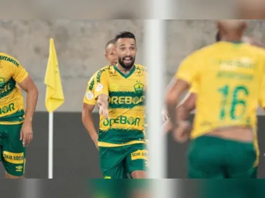 Ao final da partida, Darlan foi ovacionado pelos torcedores