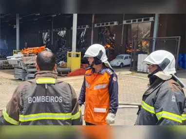 Durante a tarde, Alê Costa, fundador da Cacau Show, publicou imagens internas da fábrica