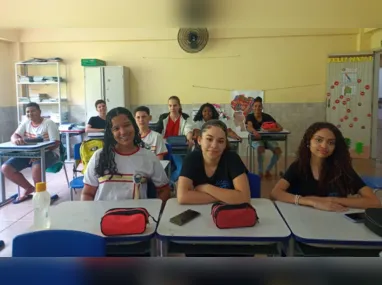 Os professores Ricardo Scopel e Diana Storch com os alunos Paulo Sergio Deutz e Breno Menezes na horta