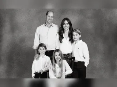 Imagem ilustrativa da imagem Foto de Natal da família real mostra Louis, caçula de príncipe William, sem um dedo