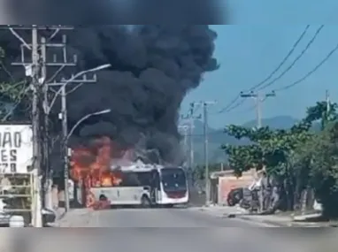 Imagem ilustrativa da imagem Governo atribui ataque a ônibus a fuga de líder máximo da milícia