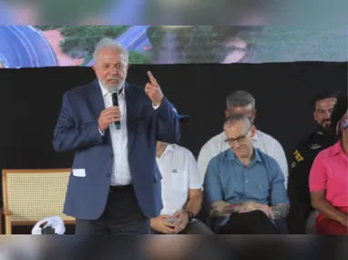 Lula assinou contratos para obras do empreendimento Copa do Povo