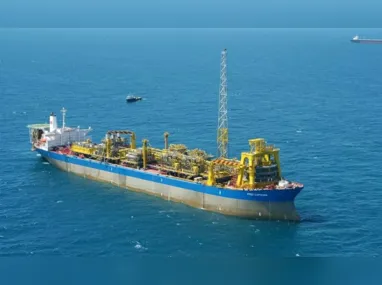 Navio-plataforma: principal investimento é da Petrobras, nos poços de petróleo do Parque das Baleias, no Sul