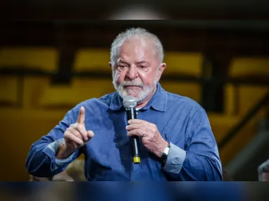 Imagem ilustrativa da imagem Lula sanciona lei do Desenrola, que prevê limite para juros no rotativo